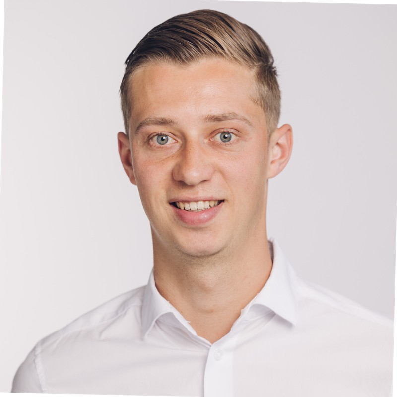 Devin B., Creative Online Marketeer